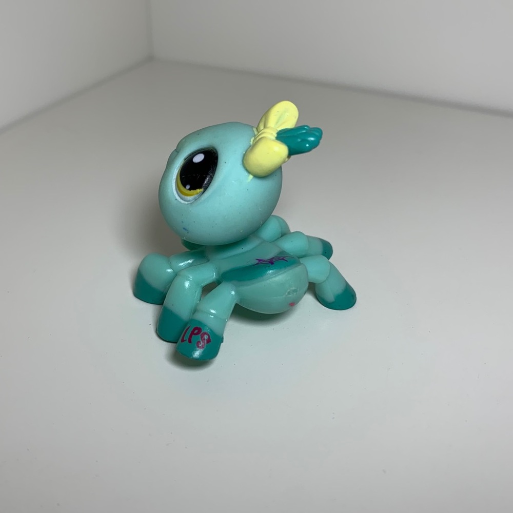 RARE Littlest Pet Shop - Bakery Set w/ Cute Spider - Picture 4 of 5